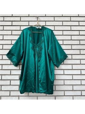 Vintage Victoria’s Secret Gold Label Emerald Lace Chemise & Robe Set S